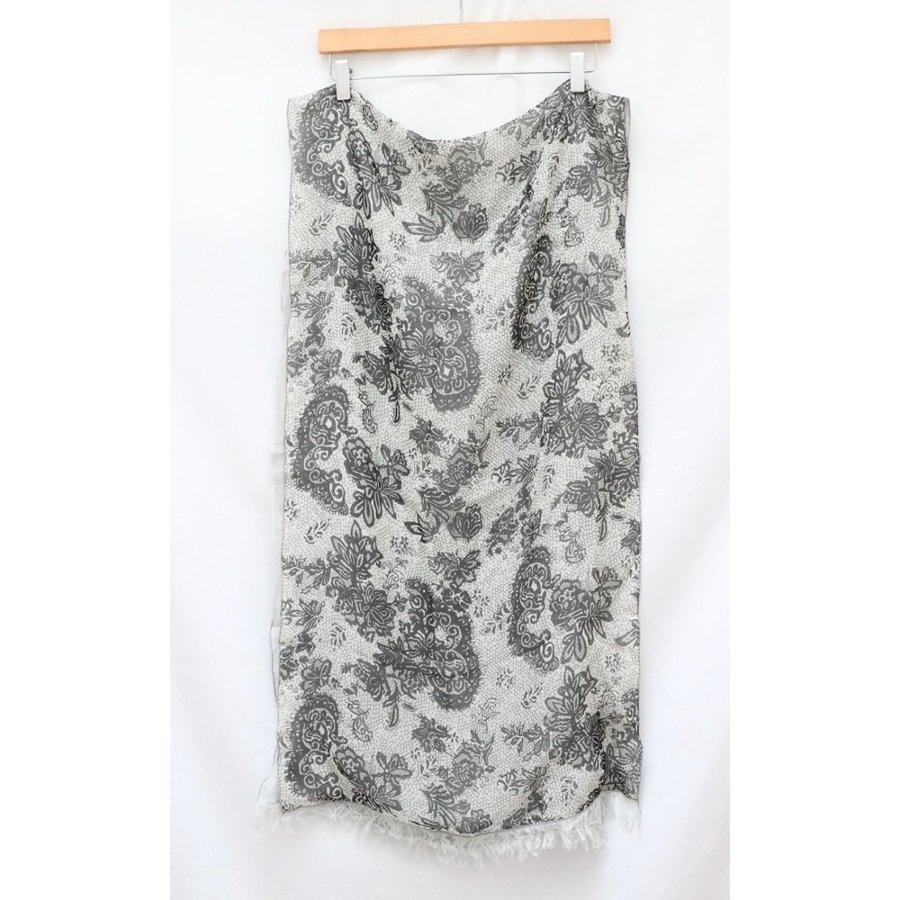 Grey paisley print oblong scarf coastal double-layered resort floral print muted